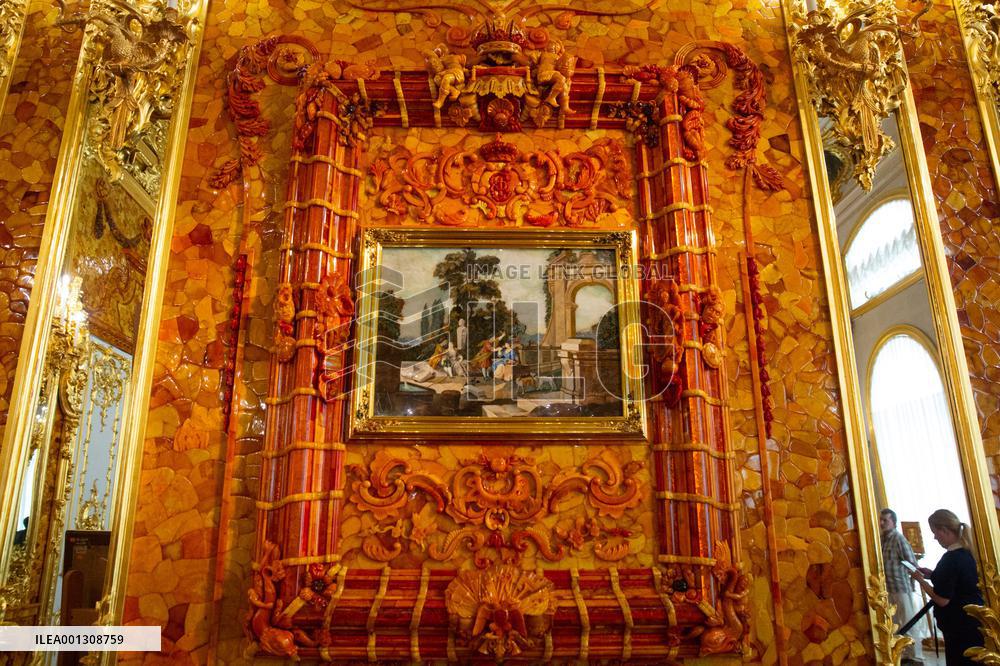 RUSSIA-ST. PETERSBURG-AMBER ROOM OF CATHERINE PALACE