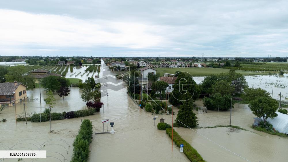 Devastating Floods Claim Lives - Italy