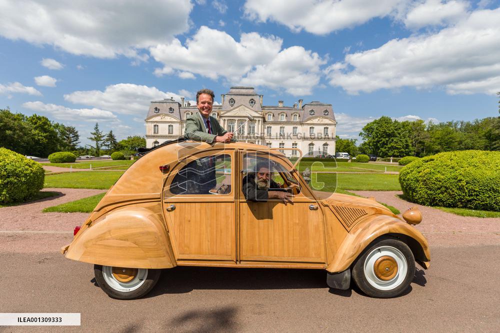 Wooden-Citroen 2CV Goes On Sale - France