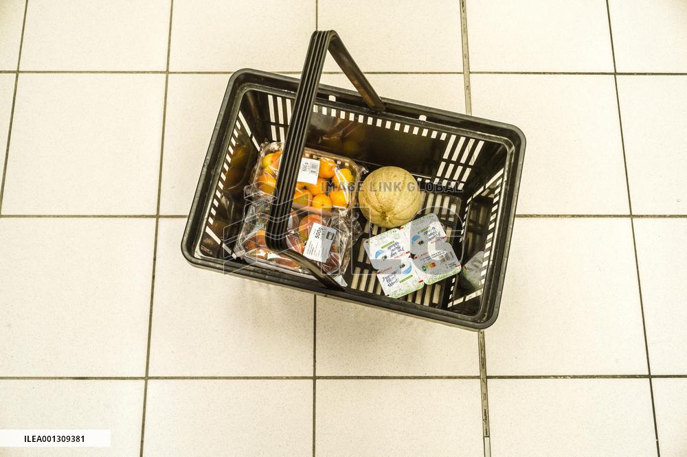 Czech Billionaire Kretinsky Seeks Casino Control - France