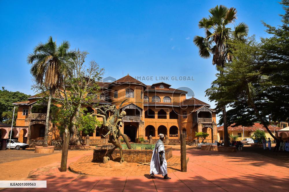CAMEROON-FOUMBAN-ROYAL PALACE OF BAMOUN-MUSEUM
