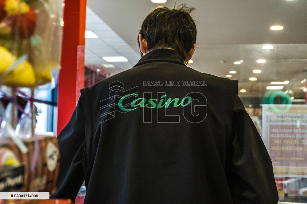 Czech Billionaire Kretinsky Seeks Casino Control - France