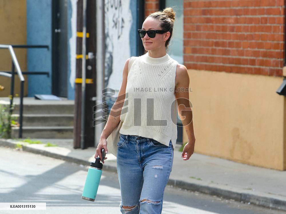 Olivia Wilde In Sleeveless Top And Jeans - LA