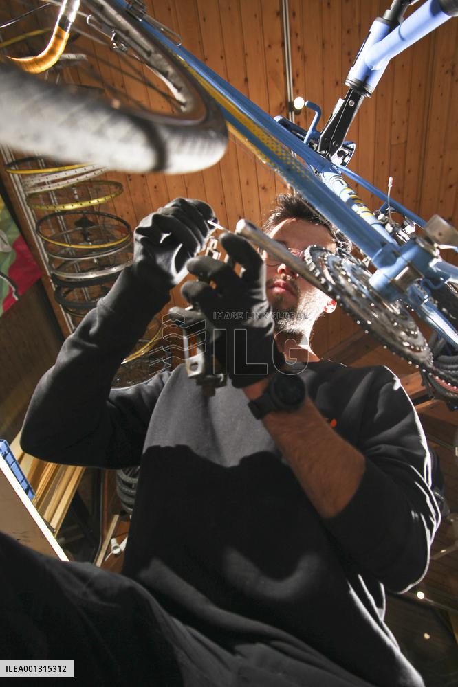 Solidarity Bike Repair Workshop - Briancon