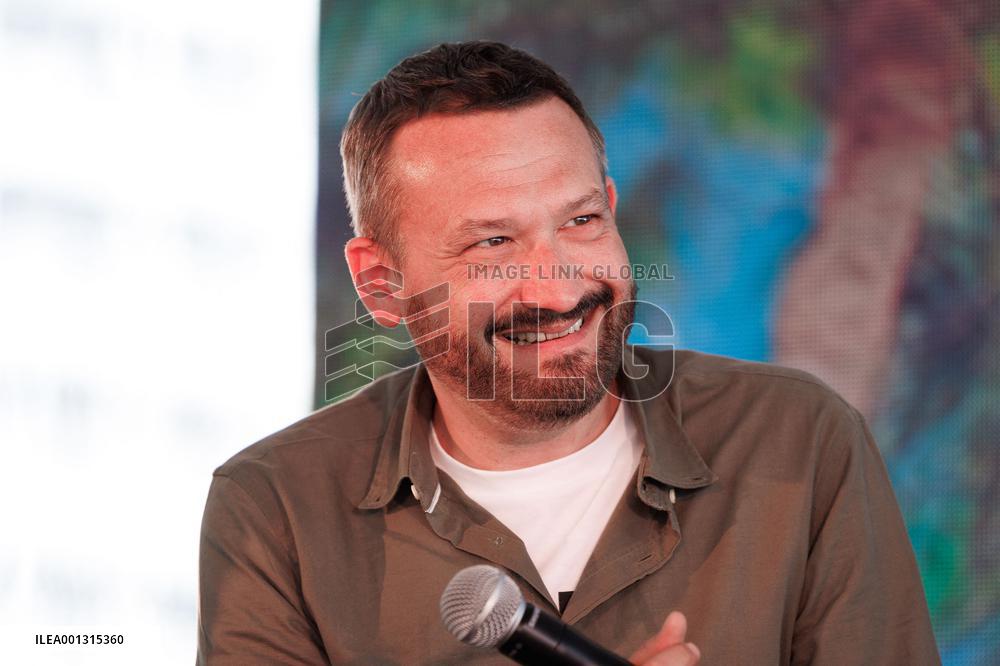 Cannes - Virginie Ledoyen At La Plage Des Enfants Gates