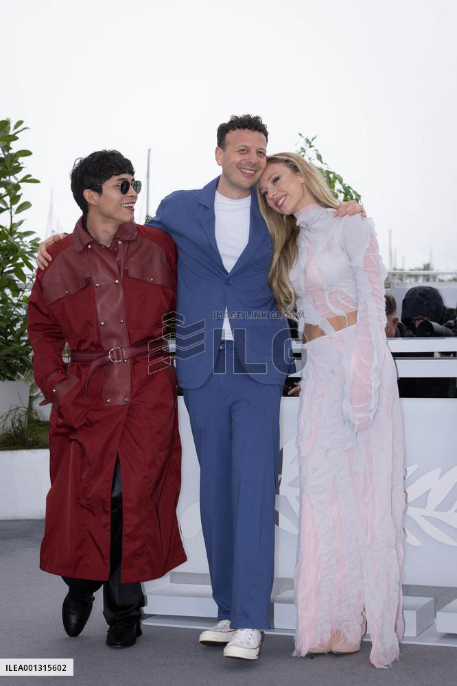 Cannes - Perdidos En La Noche (Lost In the Night) Photocall