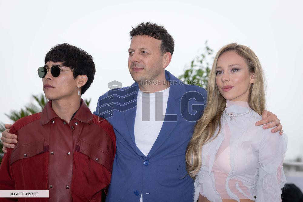 Cannes - Perdidos En La Noche (Lost In the Night) Photocall