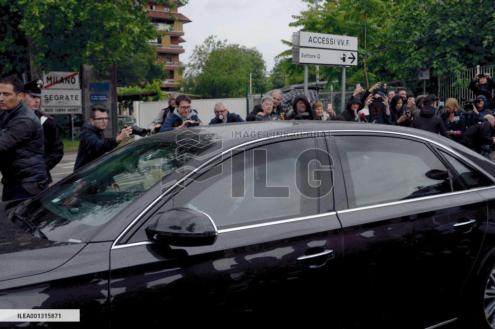 Former Italian Premier Berlusconi Leaves Hospital After 45 Days