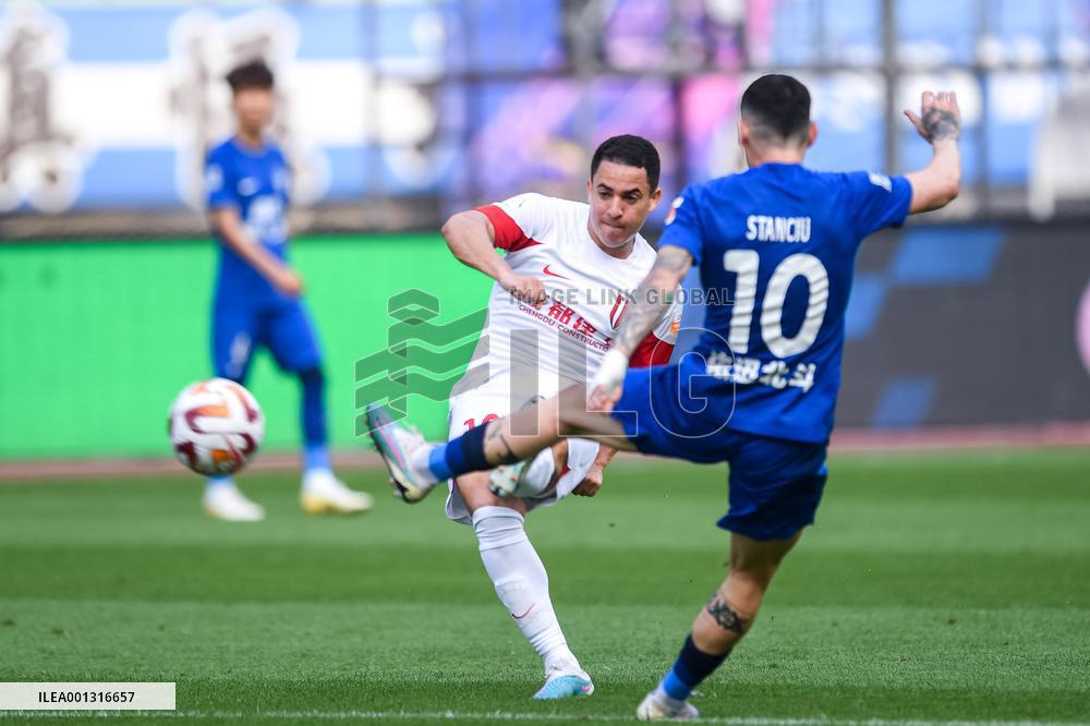(SP)CHINA-WUHAN-FOOTBALL-CSL-CHENGDU VS WUHAN (CN)