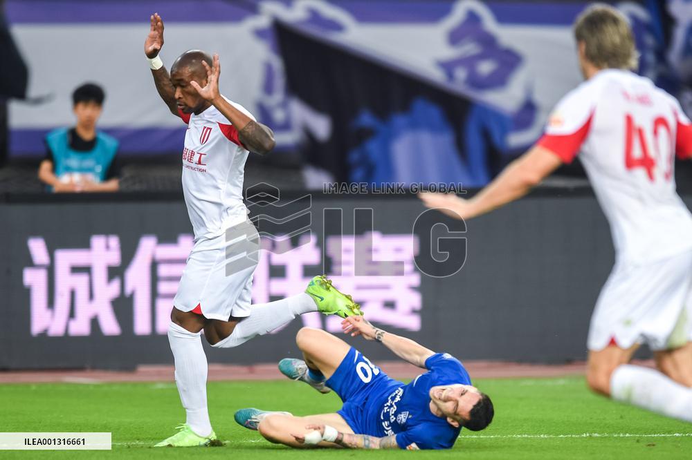 (SP)CHINA-WUHAN-FOOTBALL-CSL-CHENGDU VS WUHAN (CN)