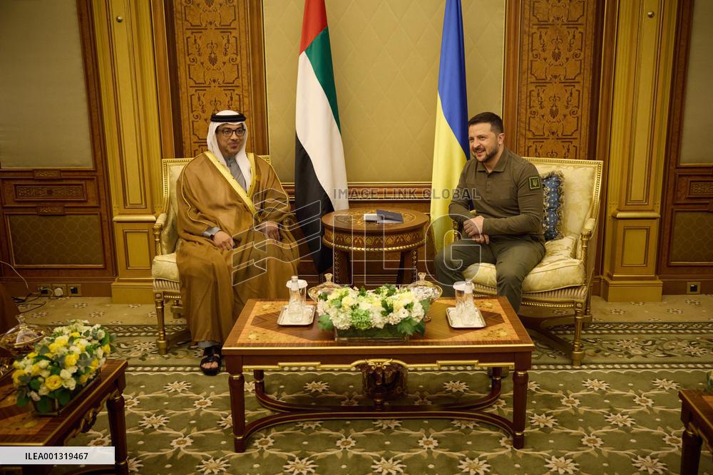 Zelensky Attends Arab League Summit - Jeddah