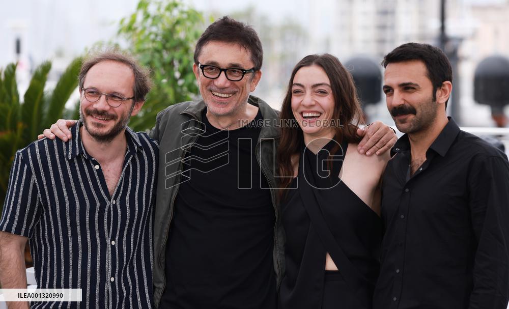 FRANCE-CANNES-FILM FESTIVAL-KURU OTLAR USTUNE