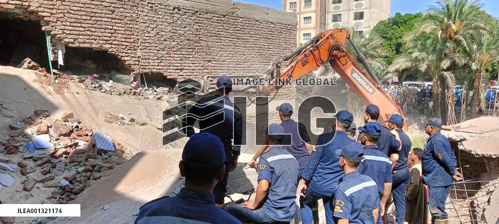 EGYPT-QENA-BUILDING-COLLAPSE