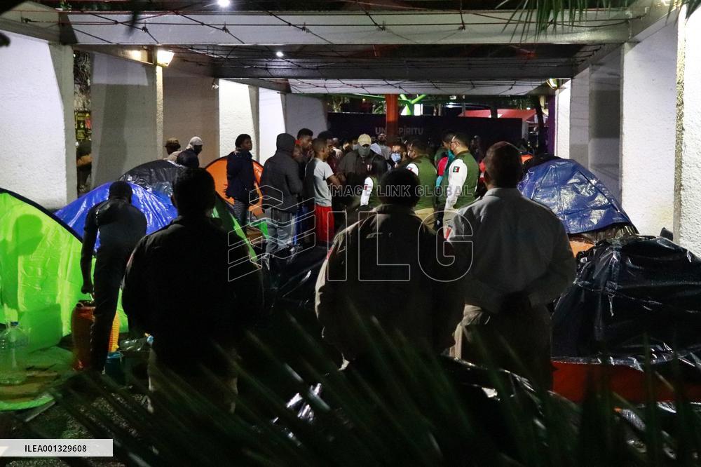 Eviction of Migrants at the park - Mexico