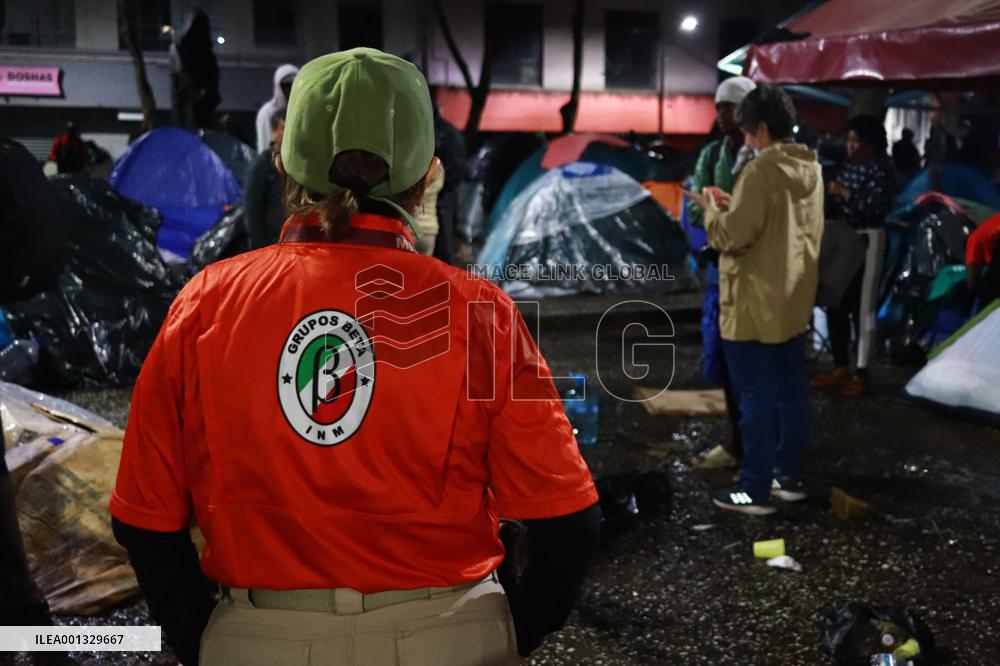 Eviction of Migrants at the park - Mexico