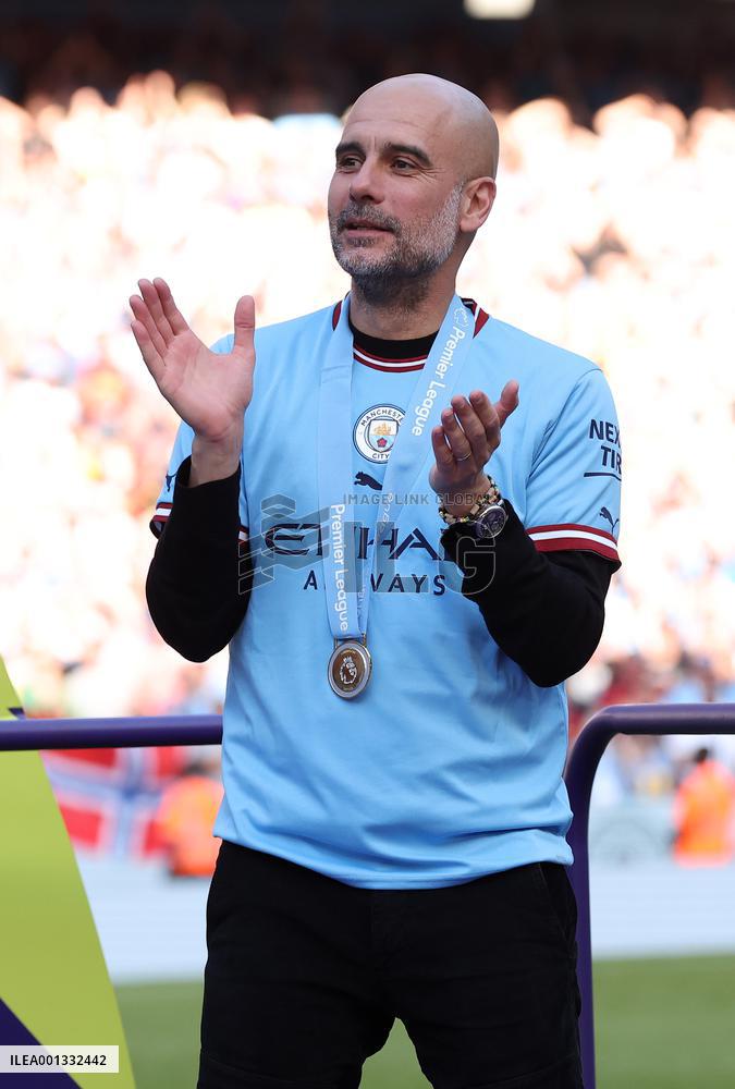 (SP)BRITAIN-MANCHESTER-FOOTBALL-PREMIER LEAGUE-MANCHESTER CITY CELEBRATION