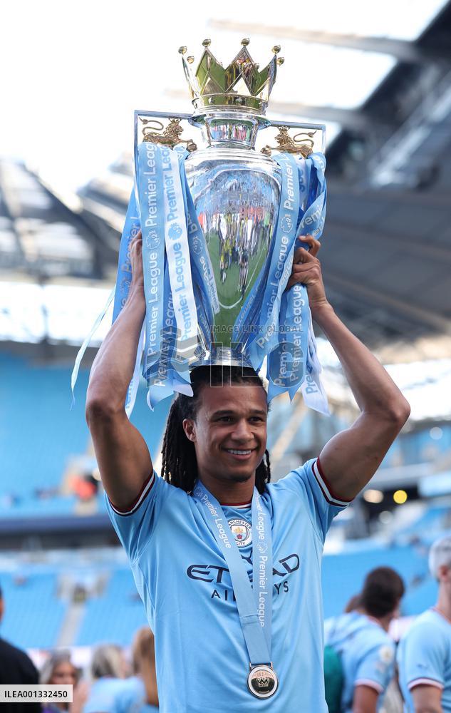 (SP)BRITAIN-MANCHESTER-FOOTBALL-PREMIER LEAGUE-MANCHESTER CITY CELEBRATION