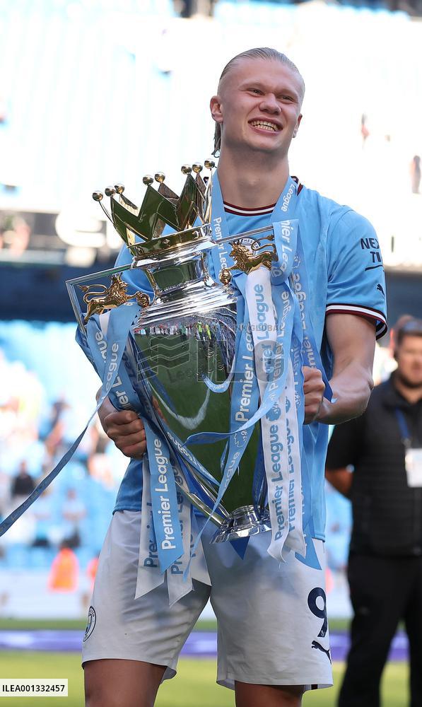 (SP)BRITAIN-MANCHESTER-FOOTBALL-PREMIER LEAGUE-MANCHESTER CITY CELEBRATION