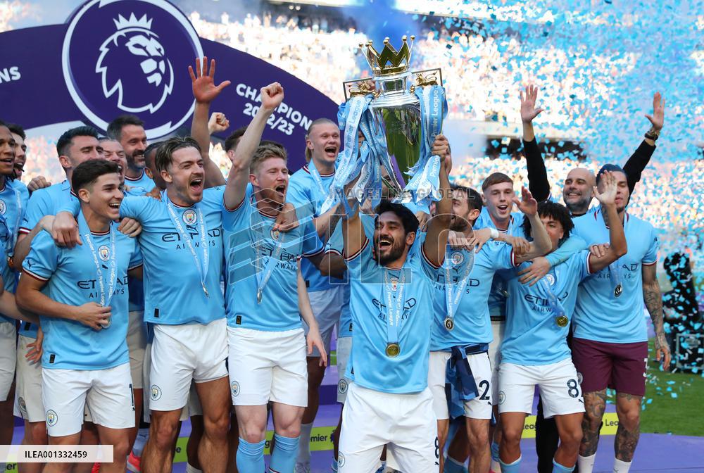 (SP)BRITAIN-MANCHESTER-FOOTBALL-PREMIER LEAGUE-MANCHESTER CITY CELEBRATION