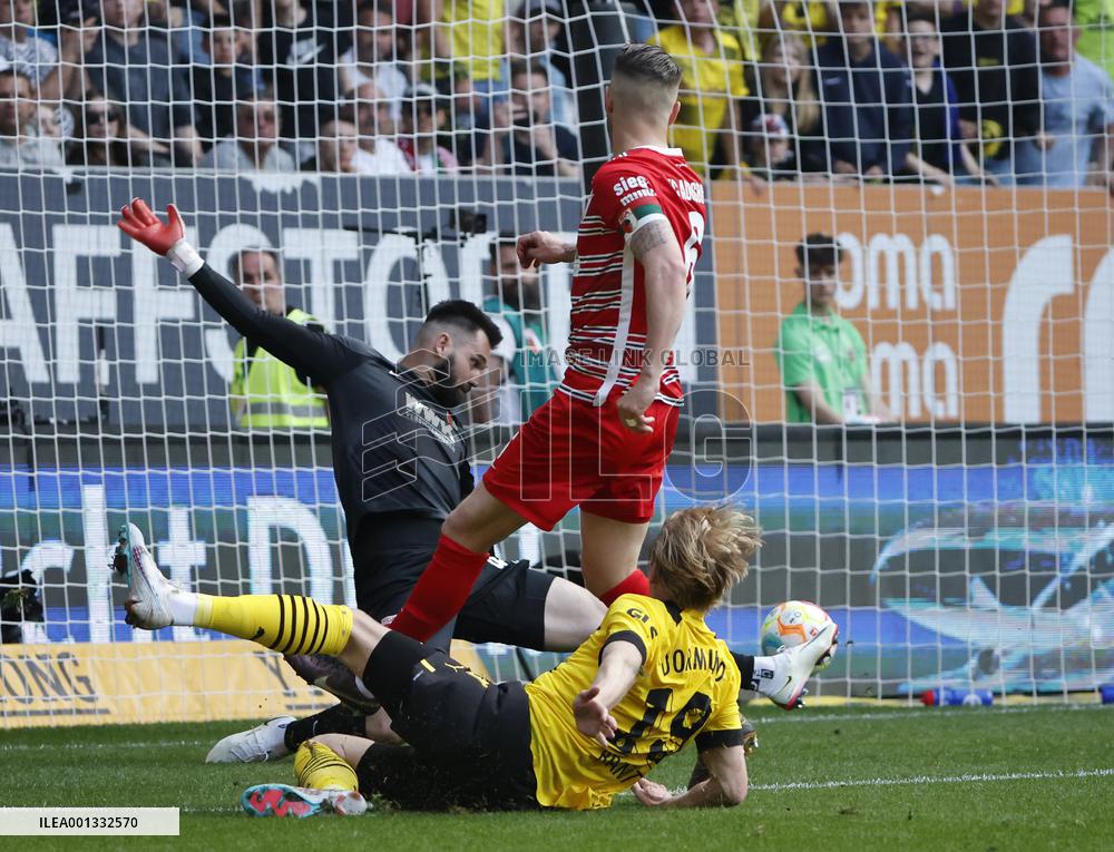 (SP)GERMANY-AUGSBURG-FOOTBALL-BUNDESLIGA-AUGSBURG VS DORTMUND