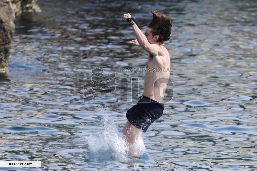 Louis Partridge At The Eden Roc - Antibes