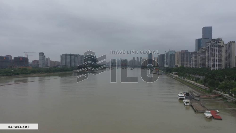 Fish fries released into China's Minjiang River