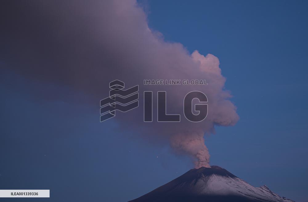 MEXICO-PUEBLA-VOLCANO-POPOCATEPETL-ERUPTION