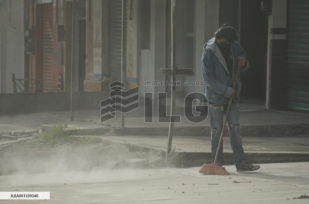 MEXICO-PUEBLA-VOLCANO-POPOCATEPETL-ERUPTION