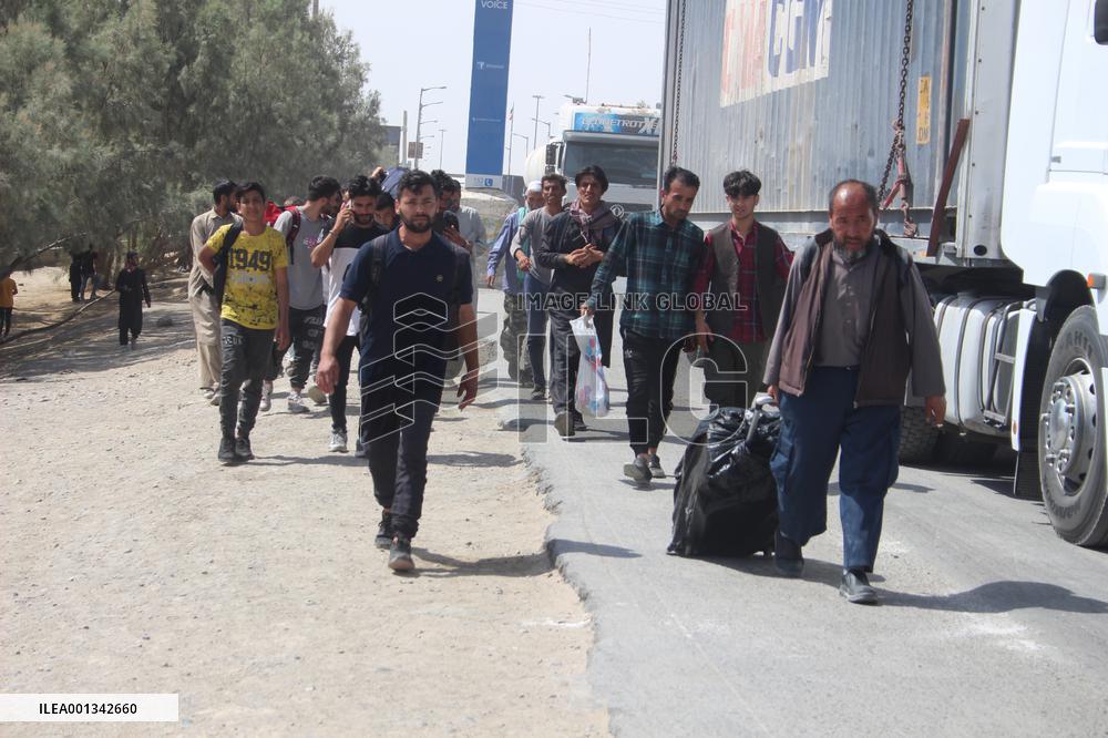 AFGHANISTAN-NIMROZ-REFUGEES