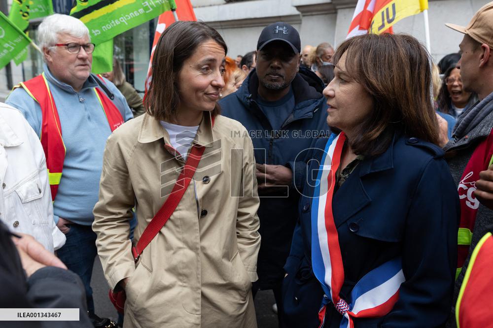 Gathering in support of the workers on strike of Vertbaudet - Paris