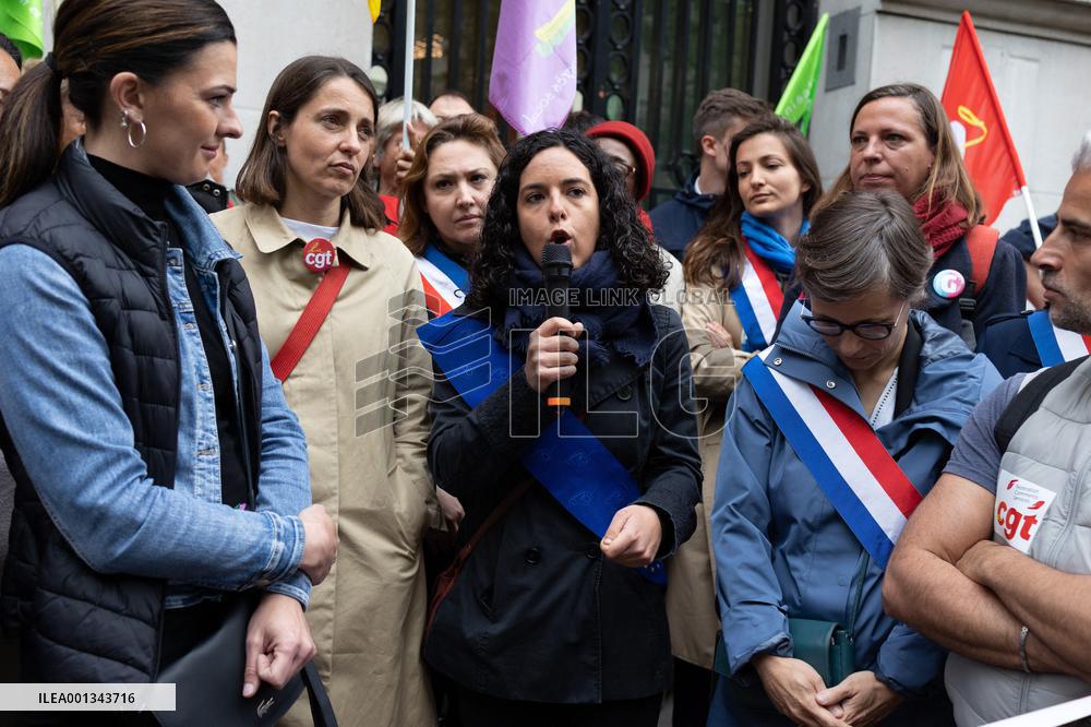 Gathering in support of the workers on strike of Vertbaudet - Paris