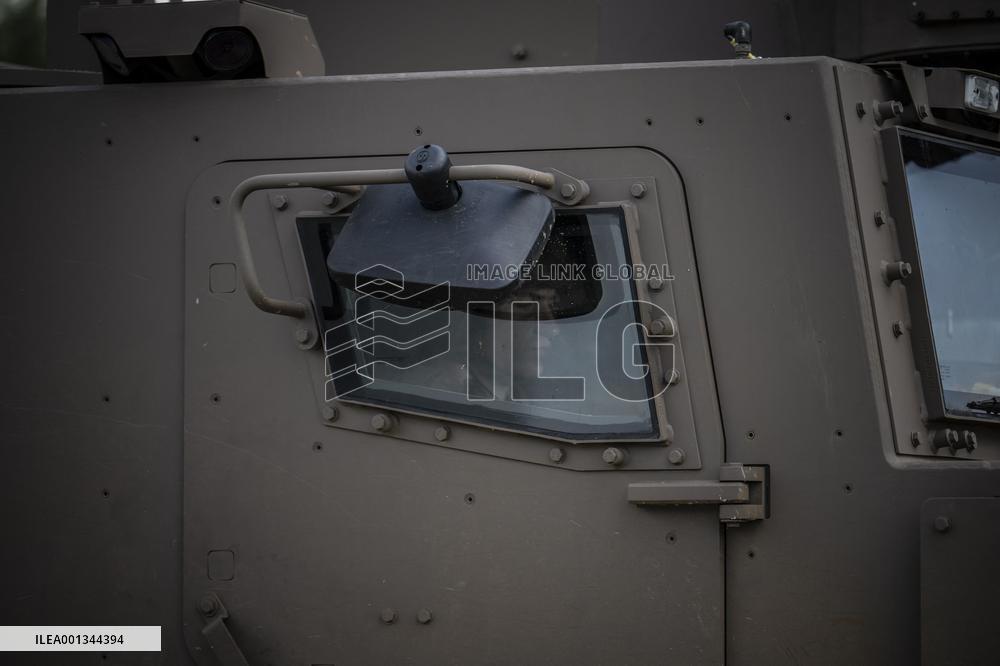 Presentation Of The Serval, The New Army Armored Vehicle - Caylus