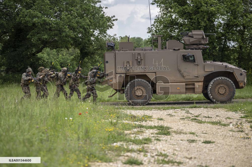 Presentation Of The Serval, The New Army Armored Vehicle - Caylus
