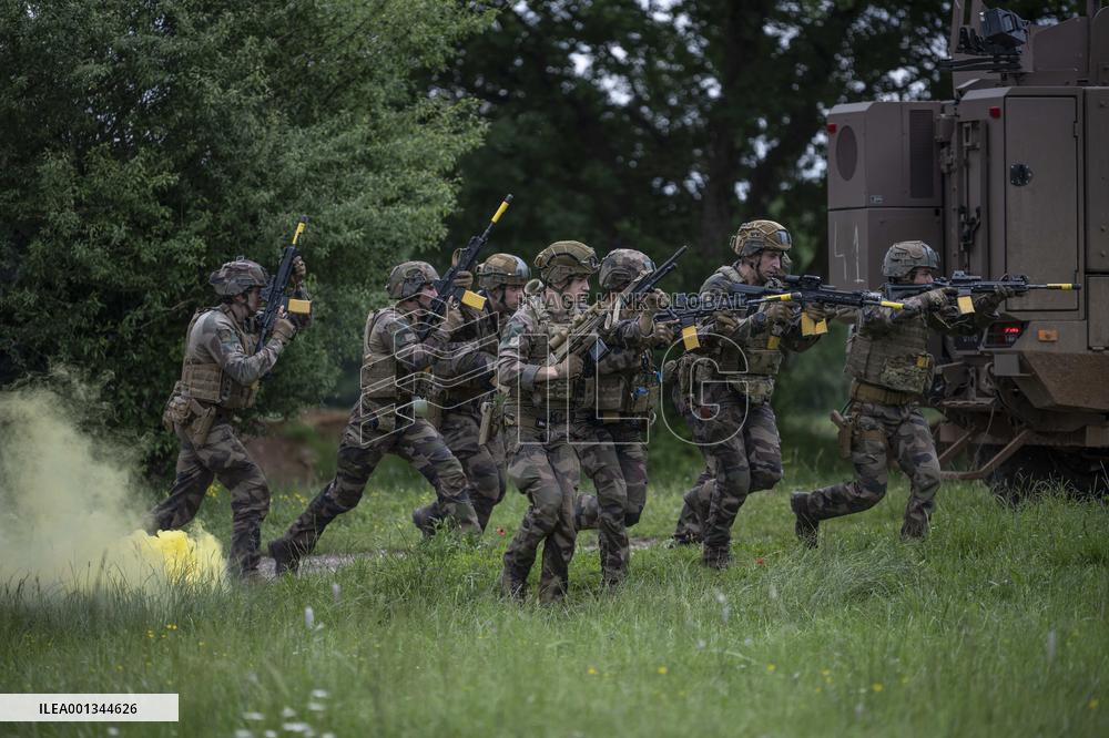 Presentation Of The Serval, The New Army Armored Vehicle - Caylus