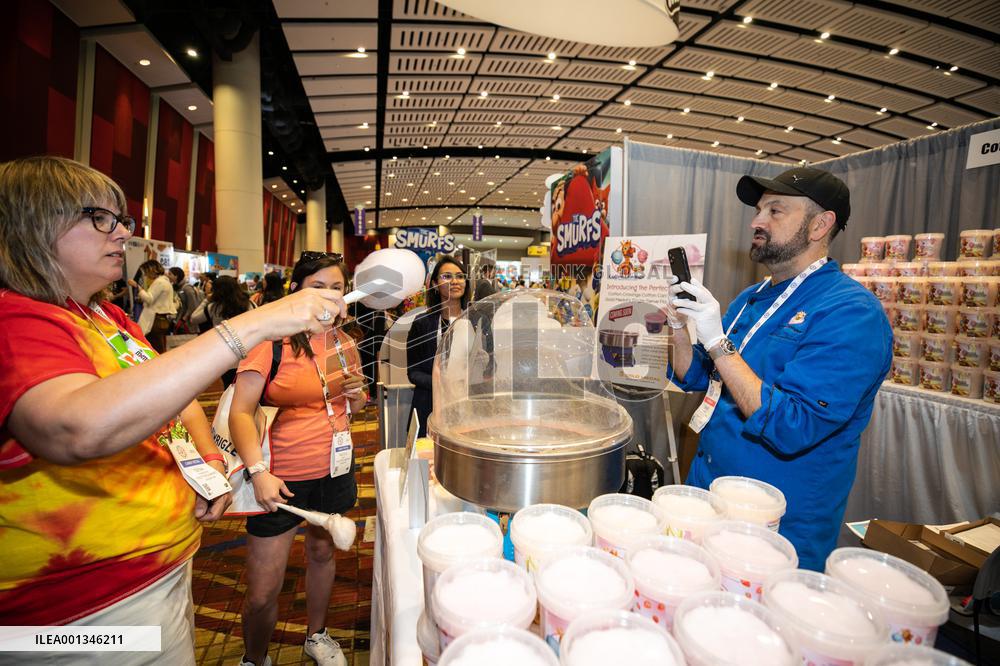 U.S.-CHICAGO-SWEETS AND SNACKS EXPO