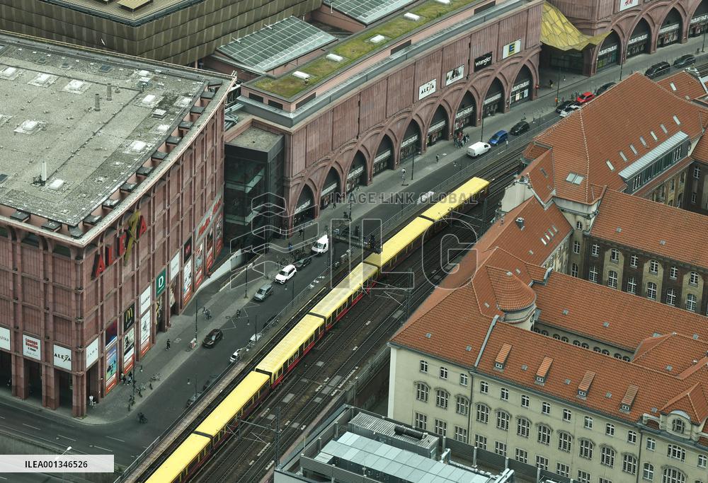 GERMANY-BERLIN-RAIL TRANSIT