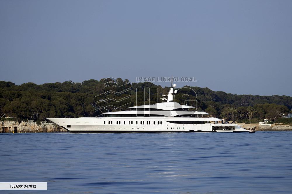 James Packer $200M Superyacht - Antibes