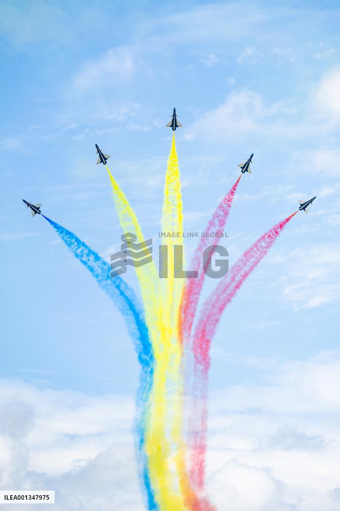 MALAYSIA-LANGKAWI-LIMA 2023-CHINA-AIR FORCE AEROBATICS TEAM-PERFORMANCE