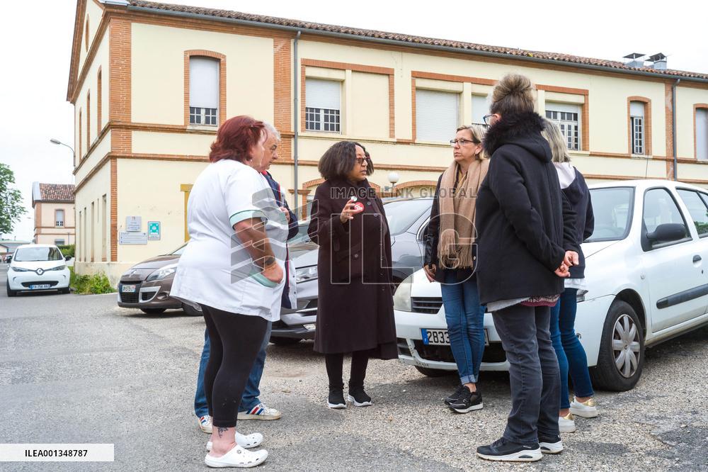 Minute's silence by hospital staff at the Montauban Hospital