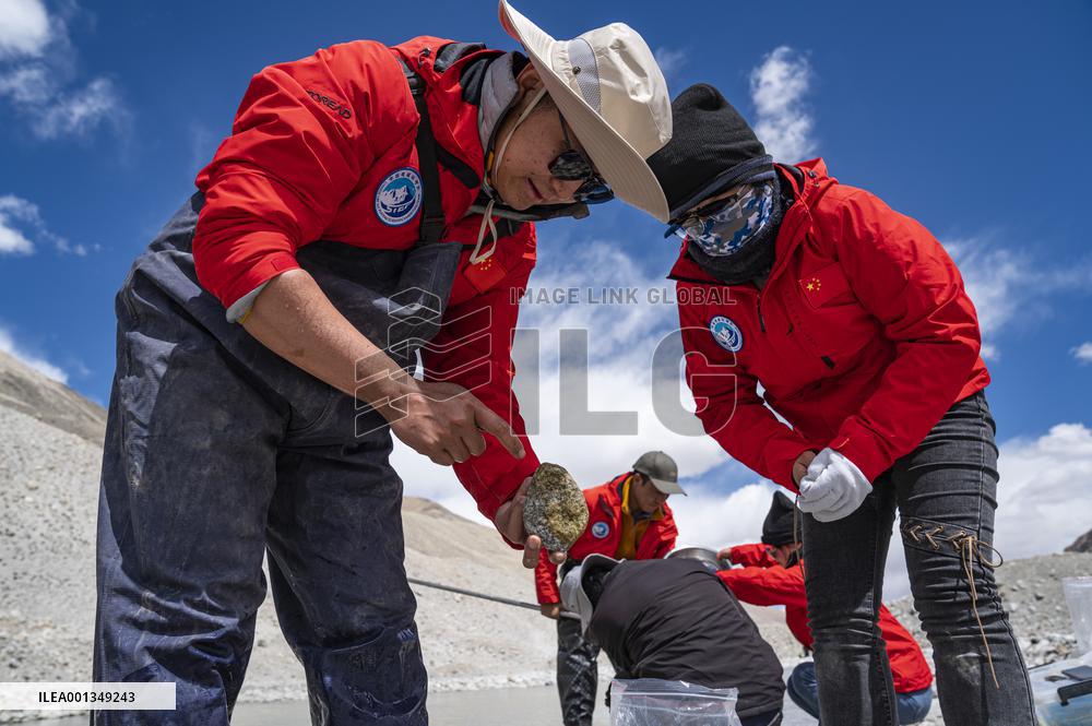 CHINA-MOUNT QOMOLANGMA-SCIENTIFIC RESEARCH  (CN)