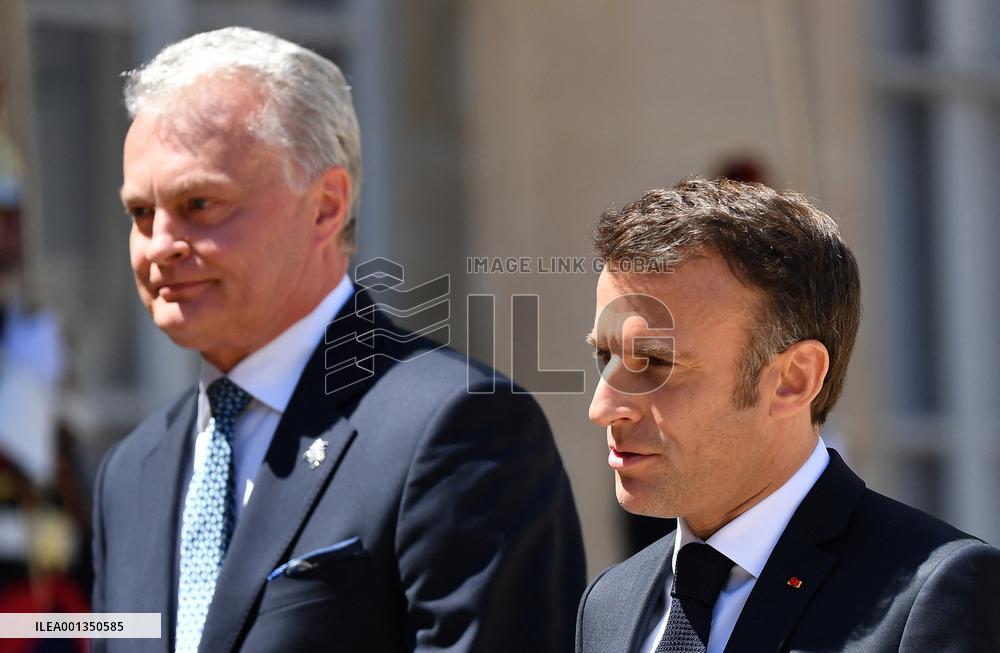 Emmanuel Macron Receives Lithuania's President - Paris