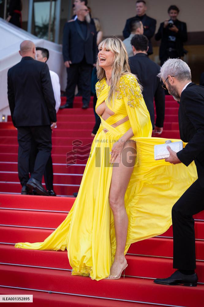 Cannes - Heidi Klum Suffers A Wardrobe Malfunction