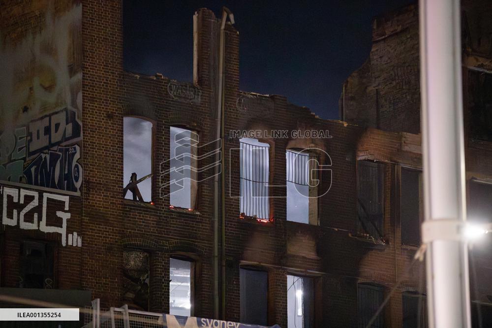 AUSTRALIA-SYDNEY-MASSIVE BUILDING FIRE