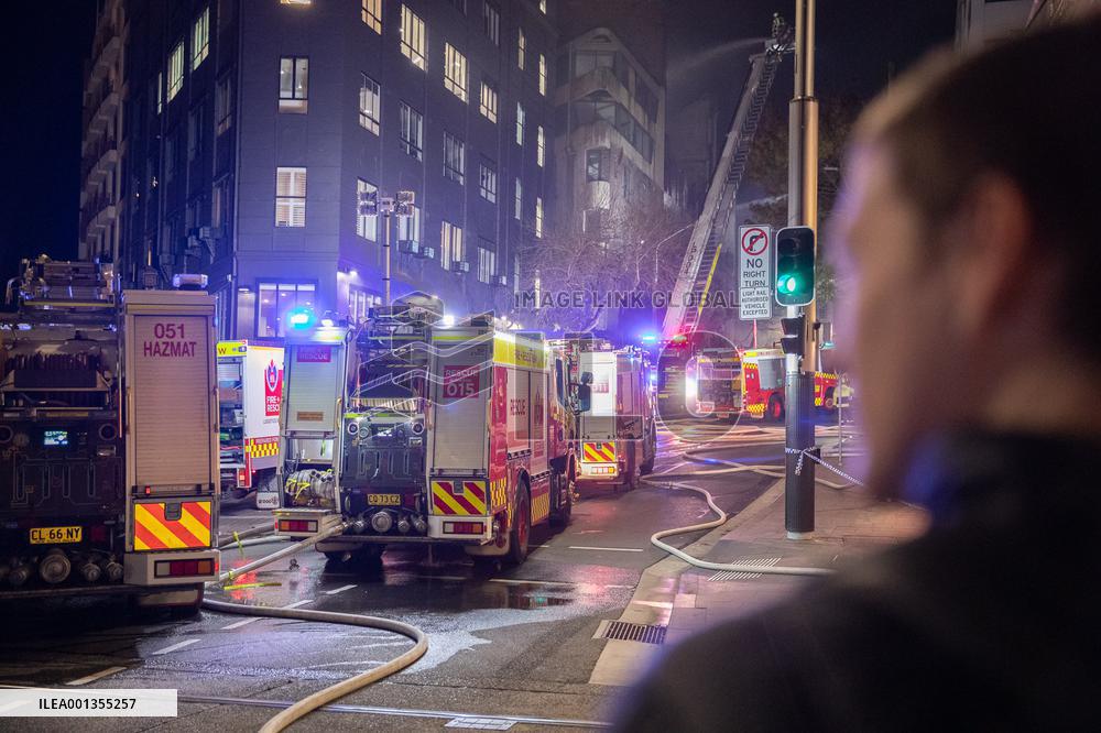 AUSTRALIA-SYDNEY-MASSIVE BUILDING FIRE