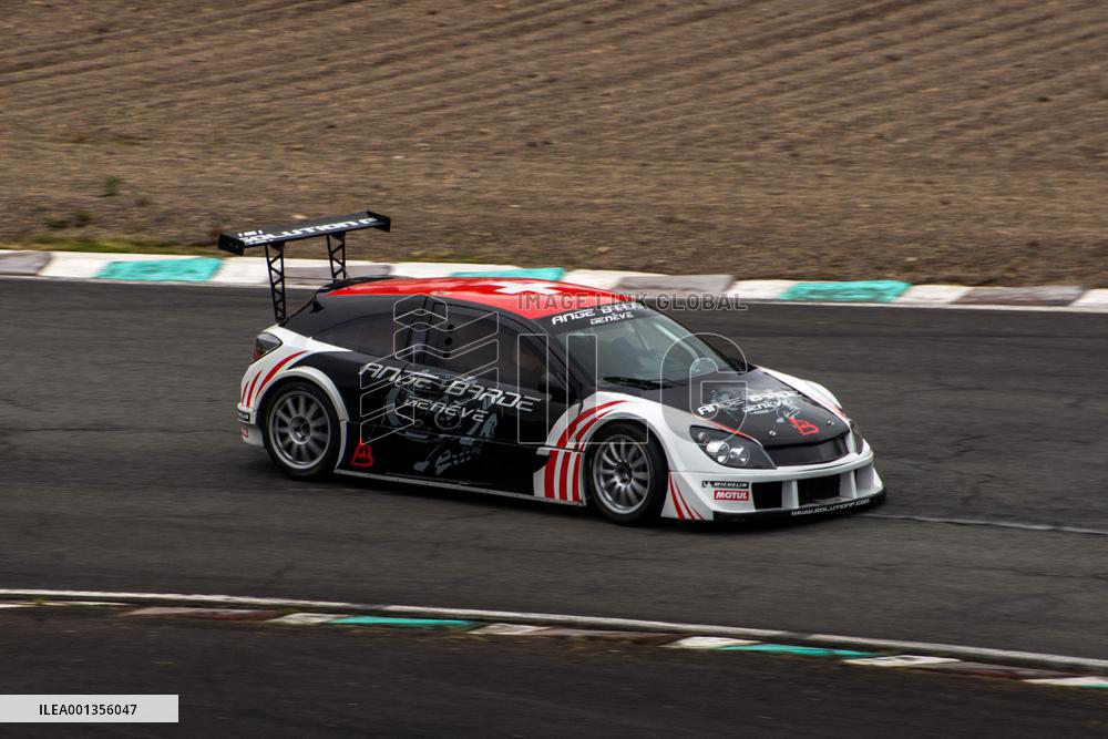 Second Charade Super Show