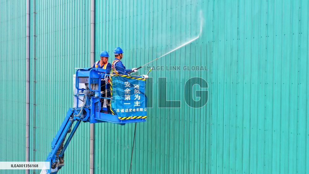 The World's First AC-DC Joint Station Maintenance