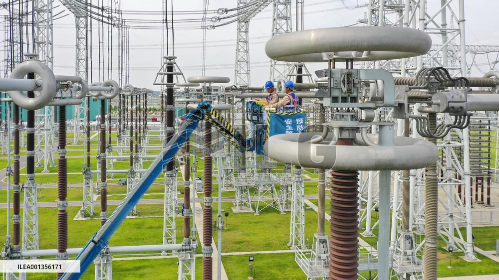 The World's First AC-DC Joint Station Maintenance