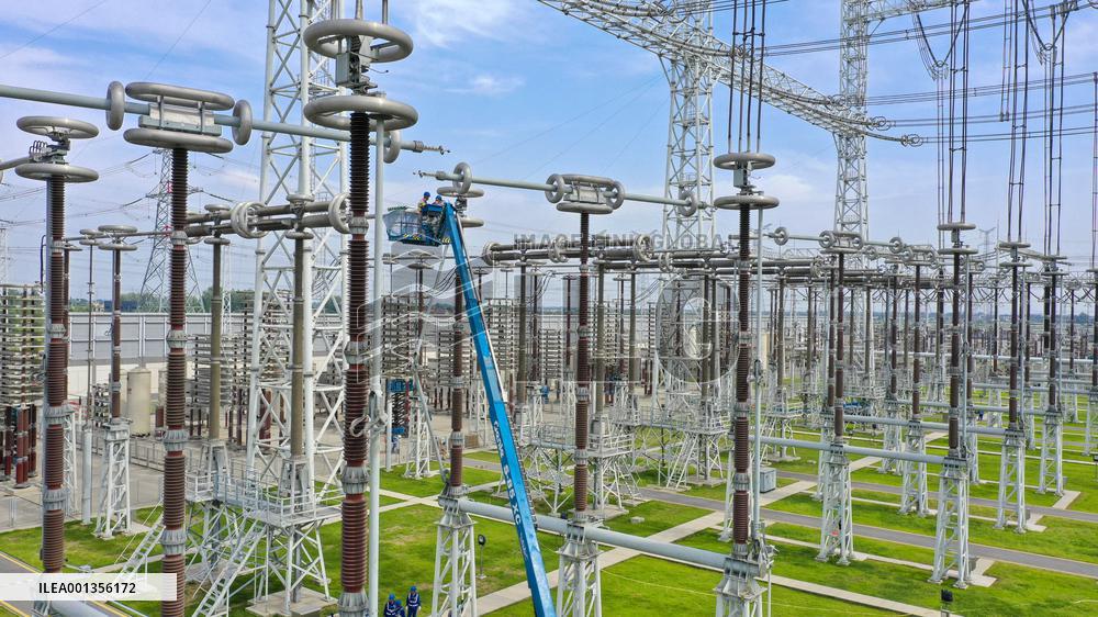 The World's First AC-DC Joint Station Maintenance