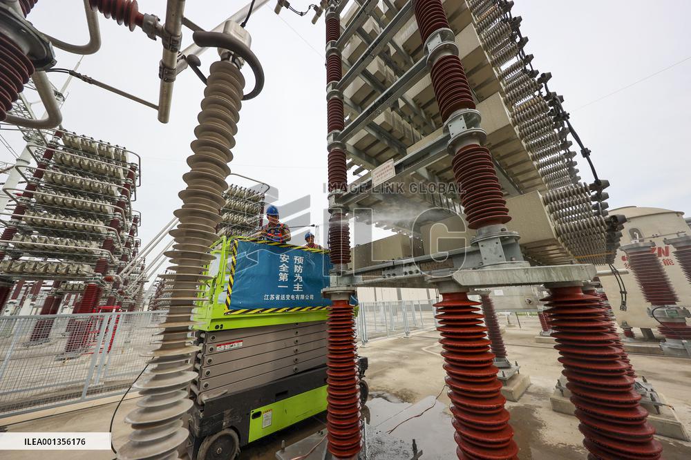 The World's First AC-DC Joint Station Maintenance