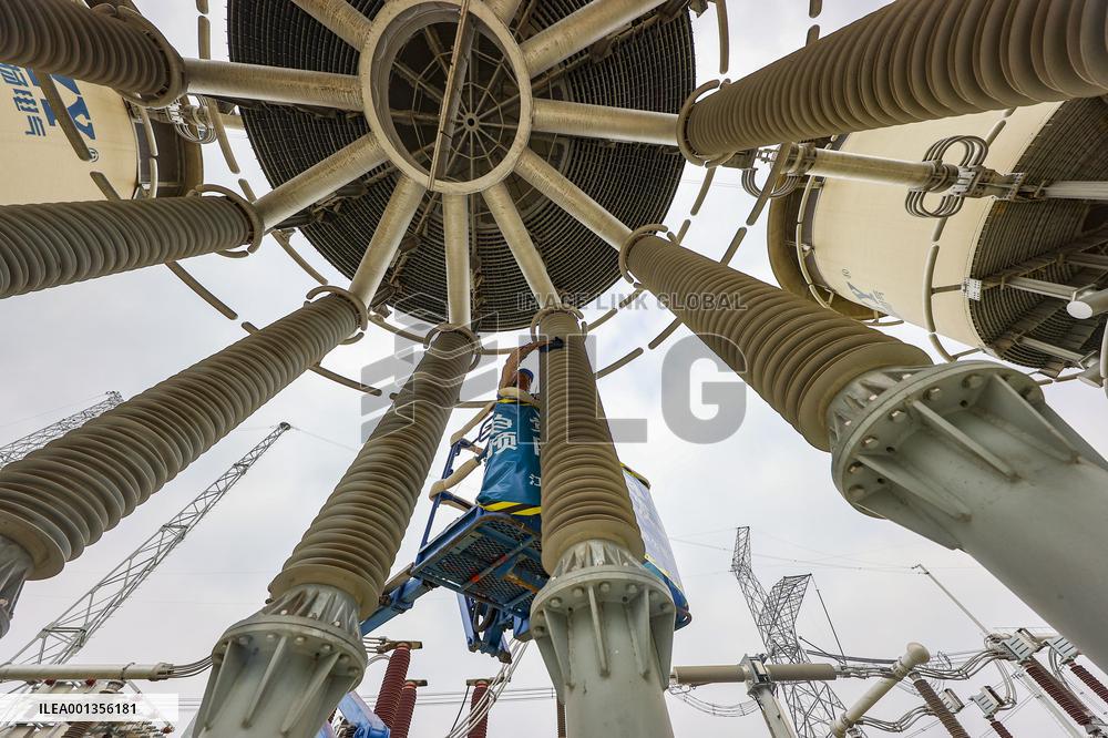 The World's First AC-DC Joint Station Maintenance